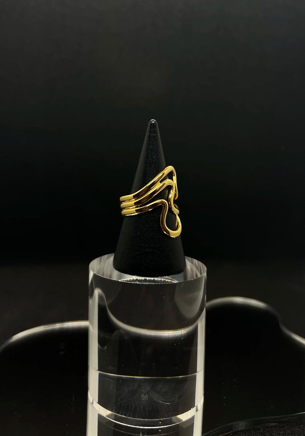 Bague ondulée en acier inoxydable plaqué or 18 carats - Gust of waves- Bijoux ajustables waterproof et hypoallergéniques | Mindfits