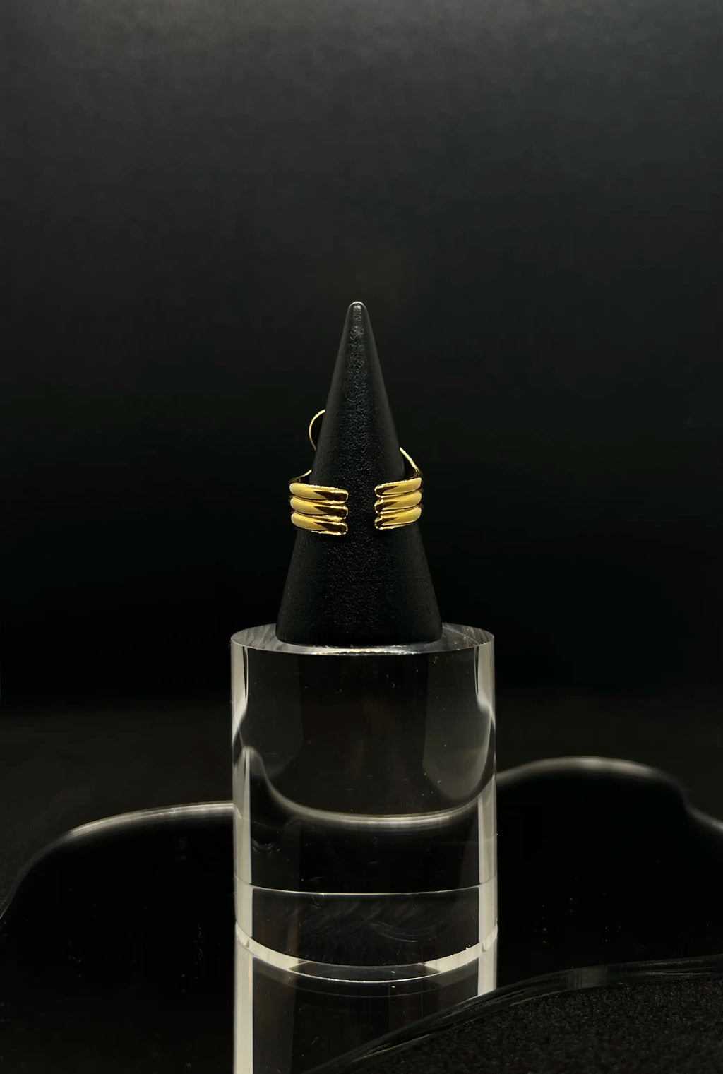 Bague ondulée en acier inoxydable plaqué or 18 carats - Gust of waves- Bijoux ajustables waterproof et hypoallergéniques | Mindfits