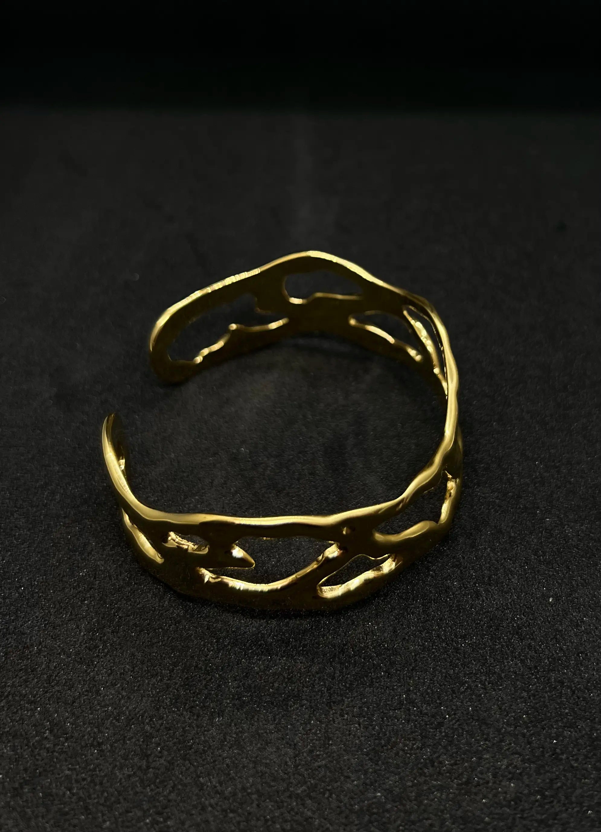 Bracelet métal liquide en acier inoxydable plaqué or 18 carats - Irregular liquid metal Cuff - Bijoux ajustables waterproof et hypoallergéniques | Mindfits