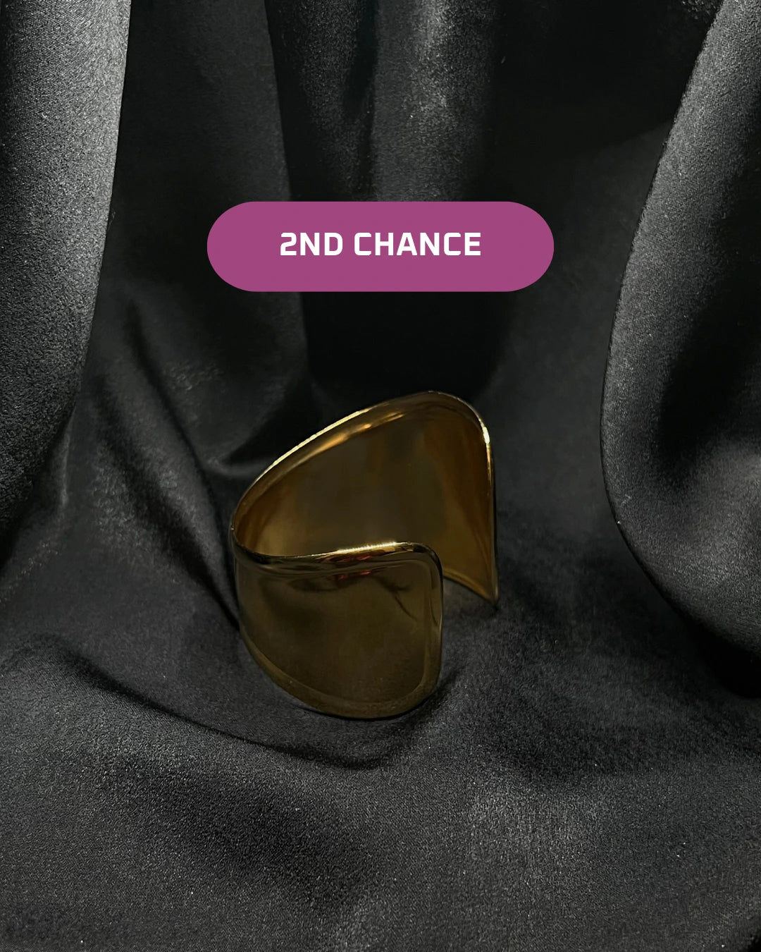 Bracelet asymétrique en acier inoxydable plaqué or 18 carats - Wonder cuff - Bijoux ajustables waterproof et hypoallergéniques | Mindfits 2ND CHANCE