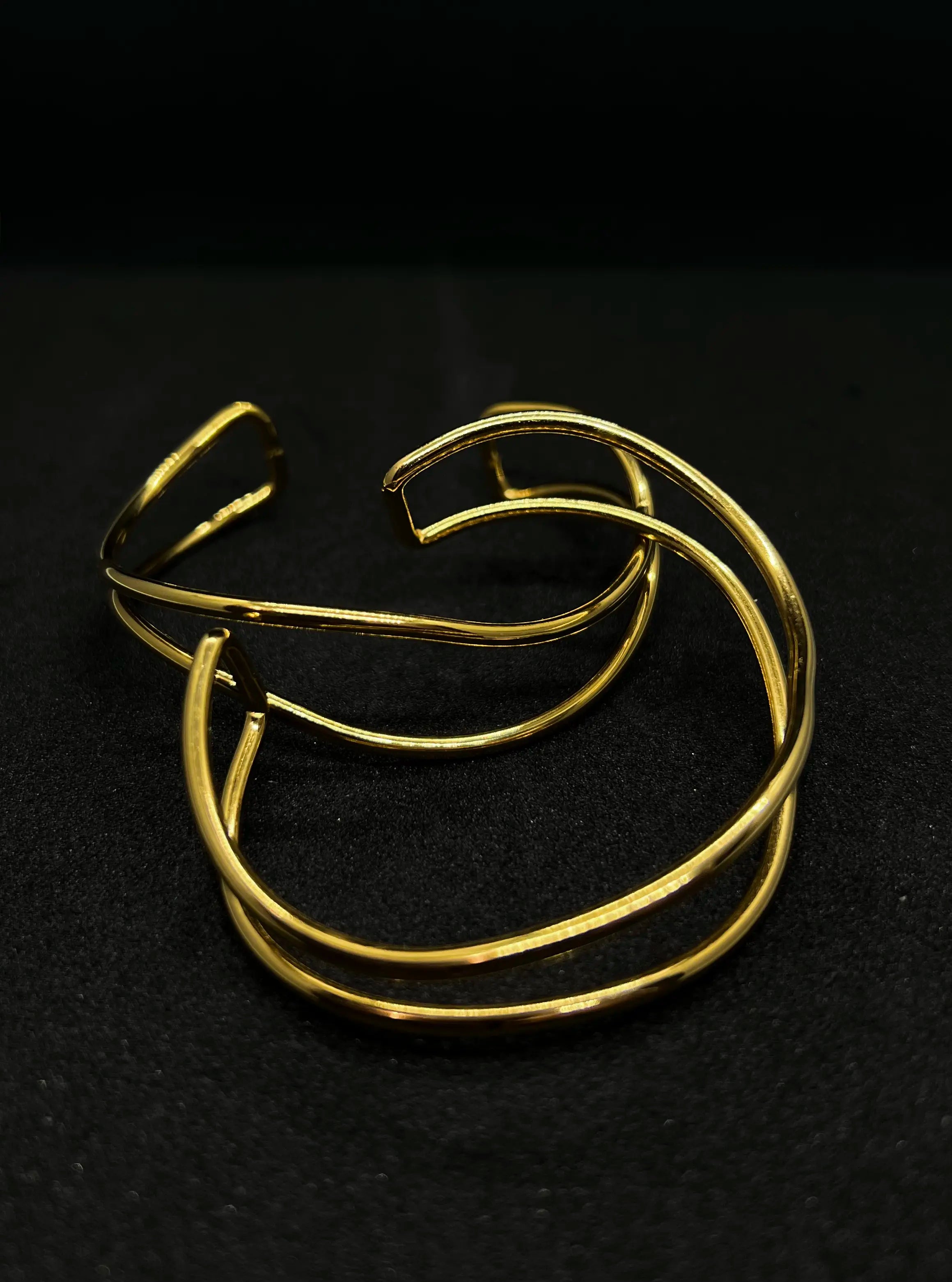 Bracelet fin ondulé en acier inoxydable plaqué or 18 carats - Double wavy cuff - Bijoux ajustables waterproof et hypoallergéniques | Mindfits