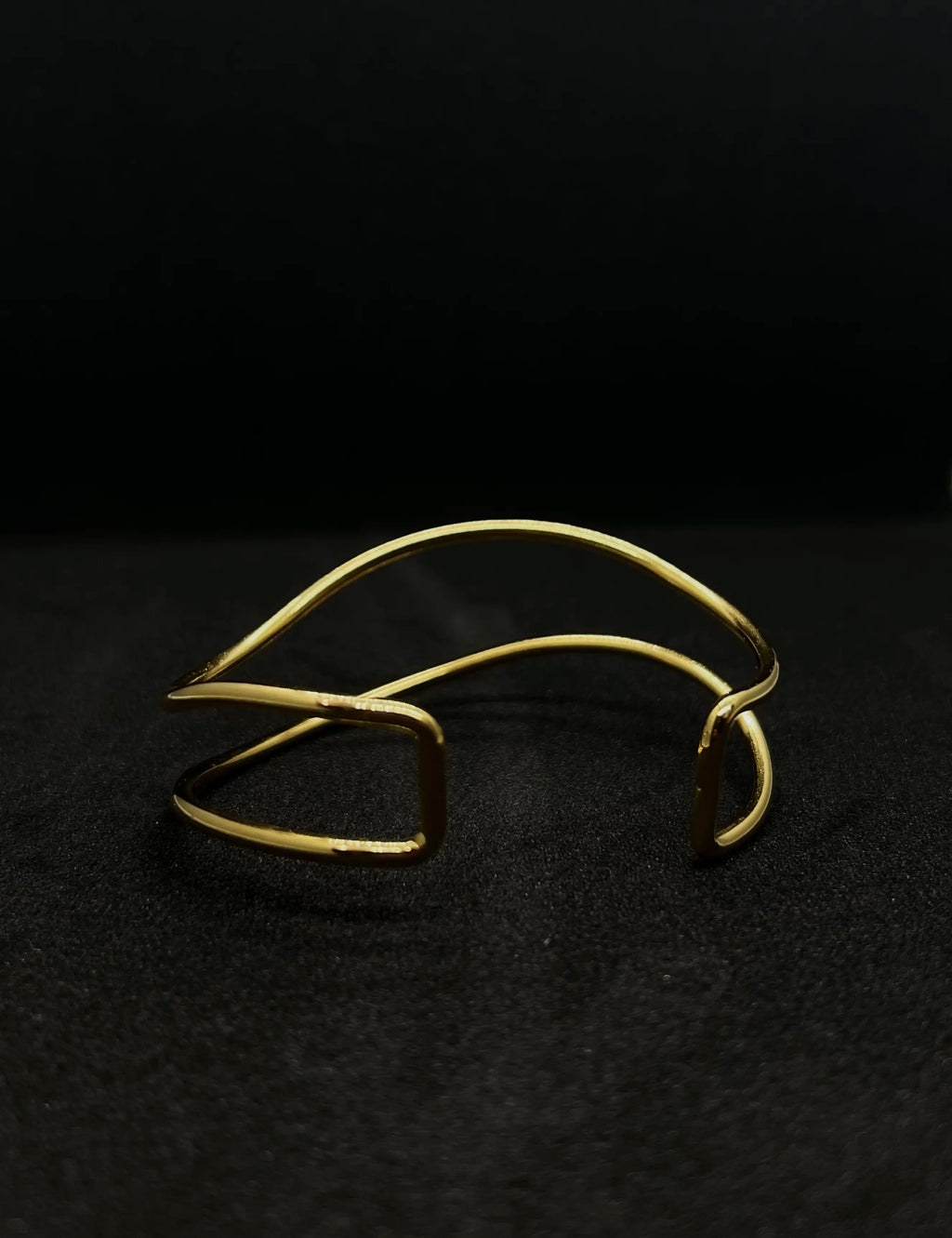 Bracelet fin ondulé en acier inoxydable plaqué or 18 carats - Double wavy cuff - Bijoux ajustables waterproof et hypoallergéniques | Mindfits