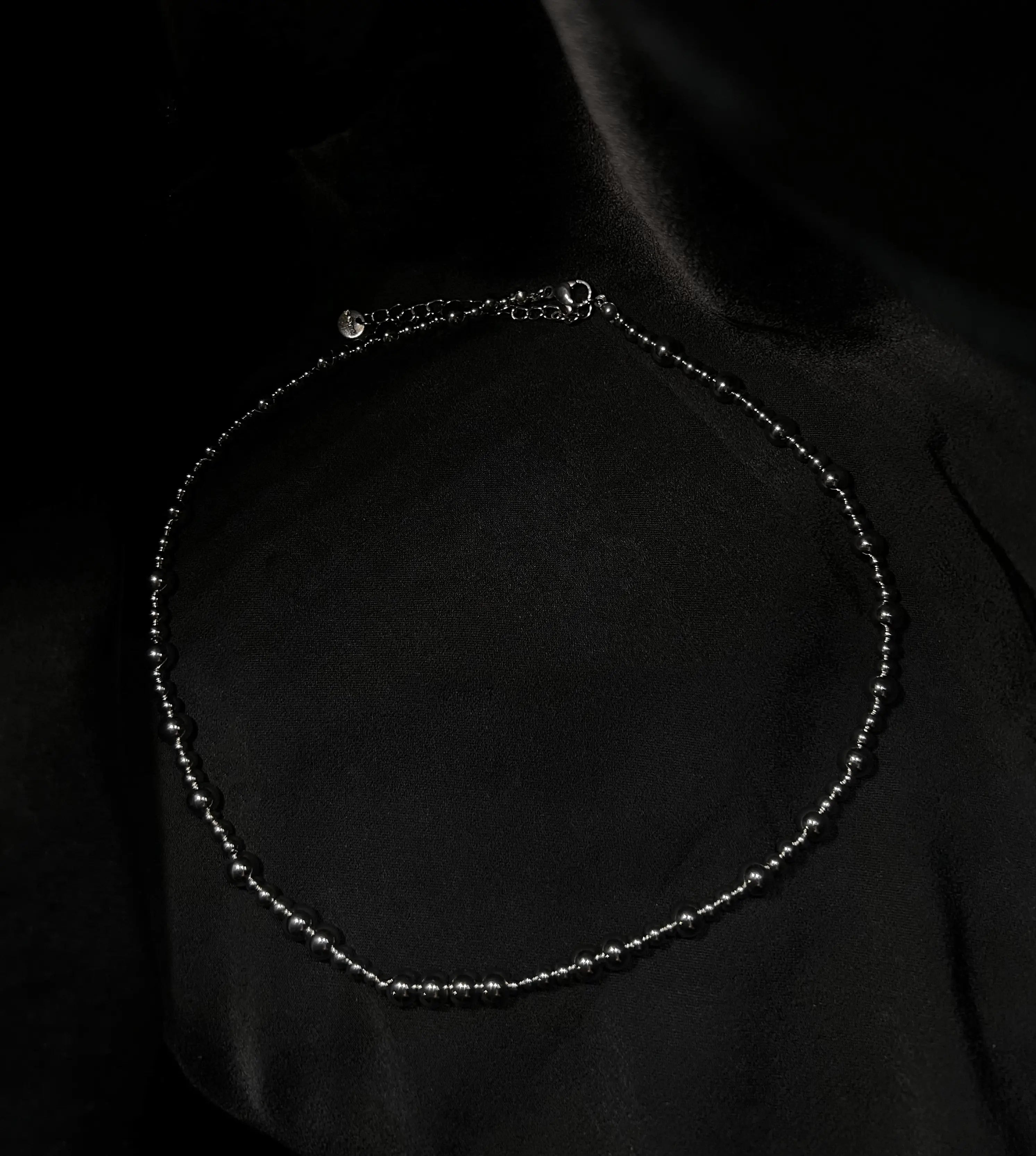 Collier de perles  en acier inoxydable plaqué or 18 carats - Gold pearls necklace - Bijoux ajustables waterproof et hypoallergéniques | Mindfits