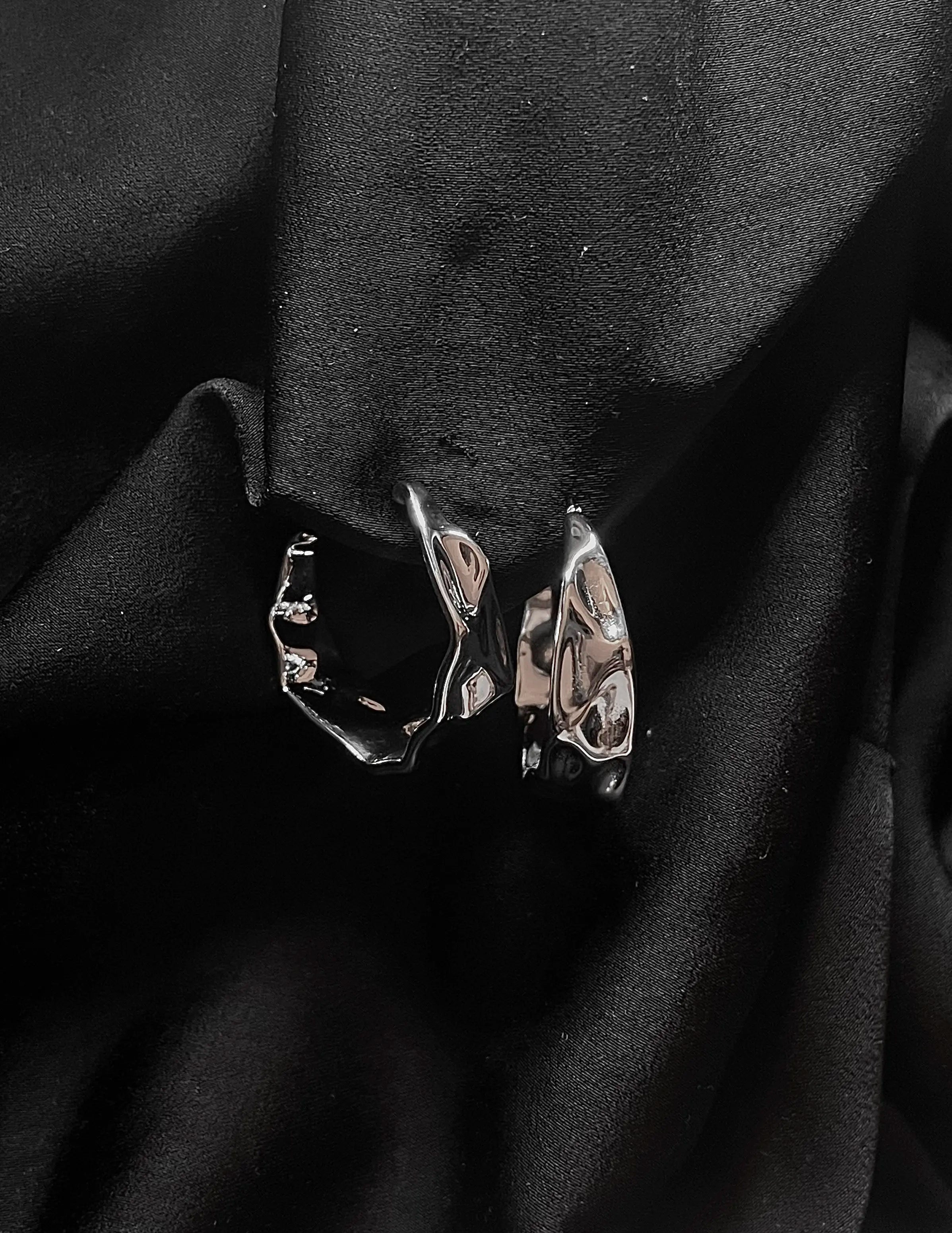 Créoles texturées en acier inoxydable plaqué or 18 carats - Gold leaf hoops - Bijoux waterproof et hypoallergéniques | Mindfits