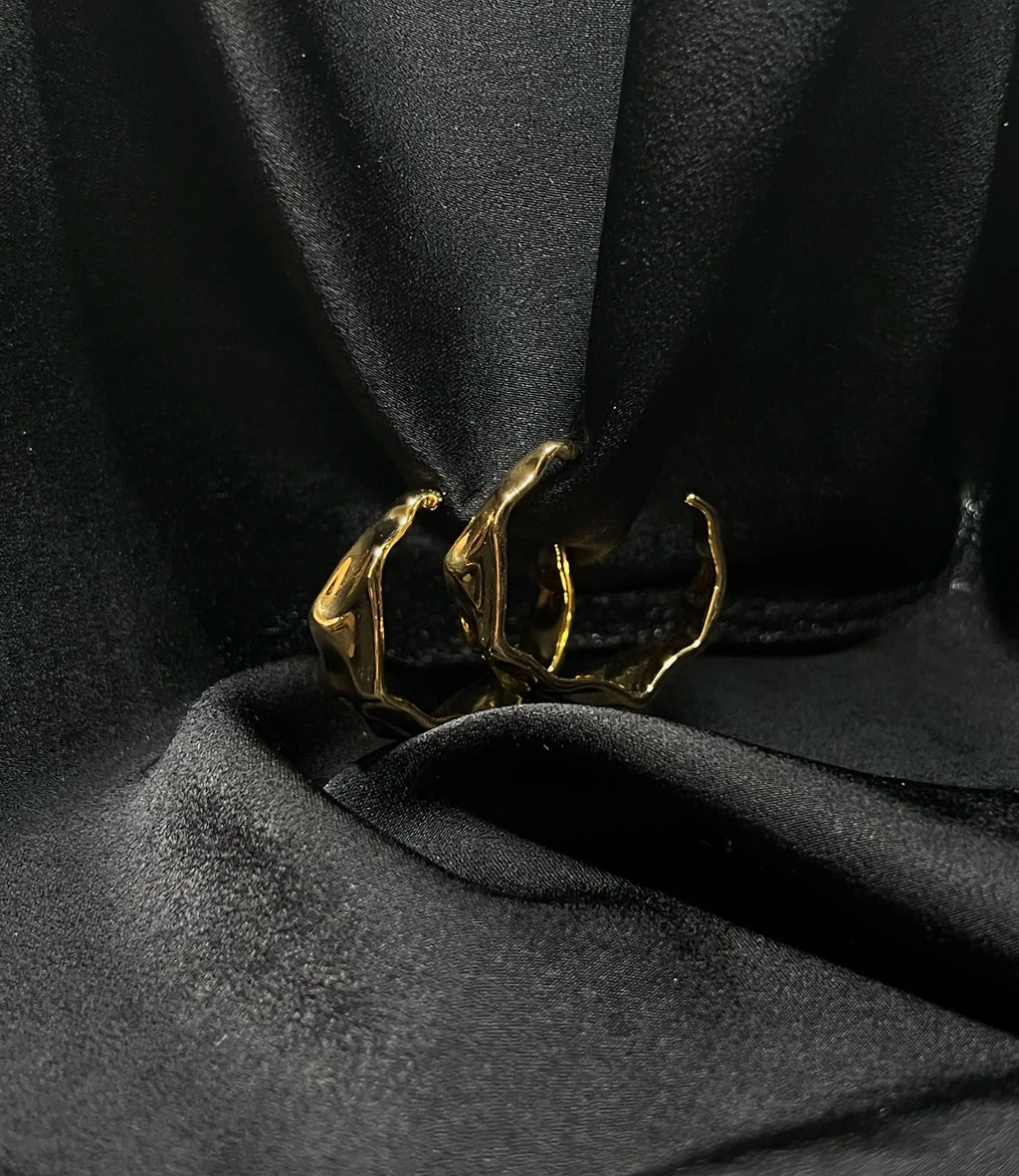 Créoles texturées en acier inoxydable plaqué or 18 carats - Gold leaf hoops - Bijoux waterproof et hypoallergéniques | Mindfits