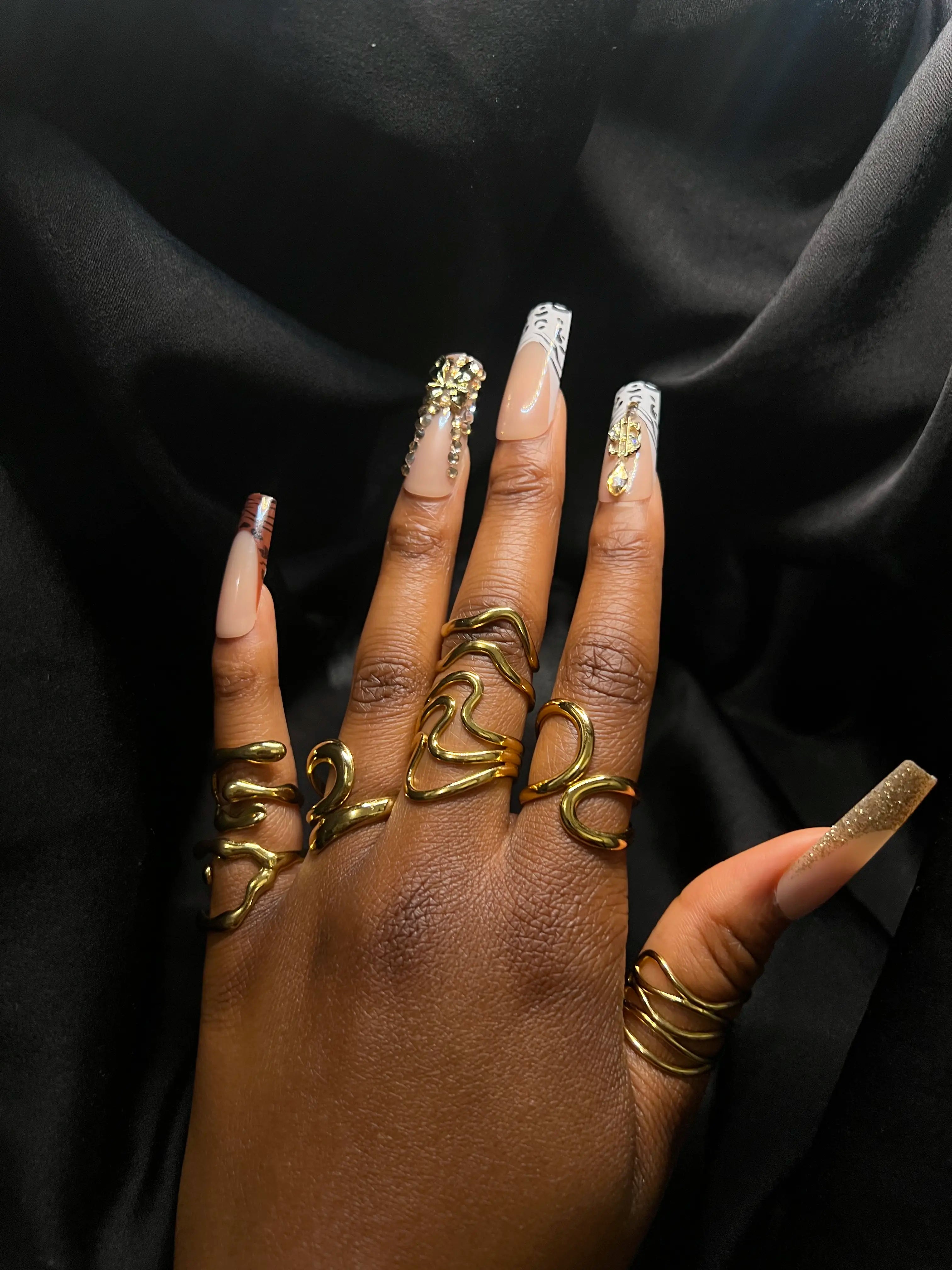 Bague ondulée en acier inoxydable plaqué or 18 carats - Gust of waves- Bijoux ajustables waterproof et hypoallergéniques | Mindfits