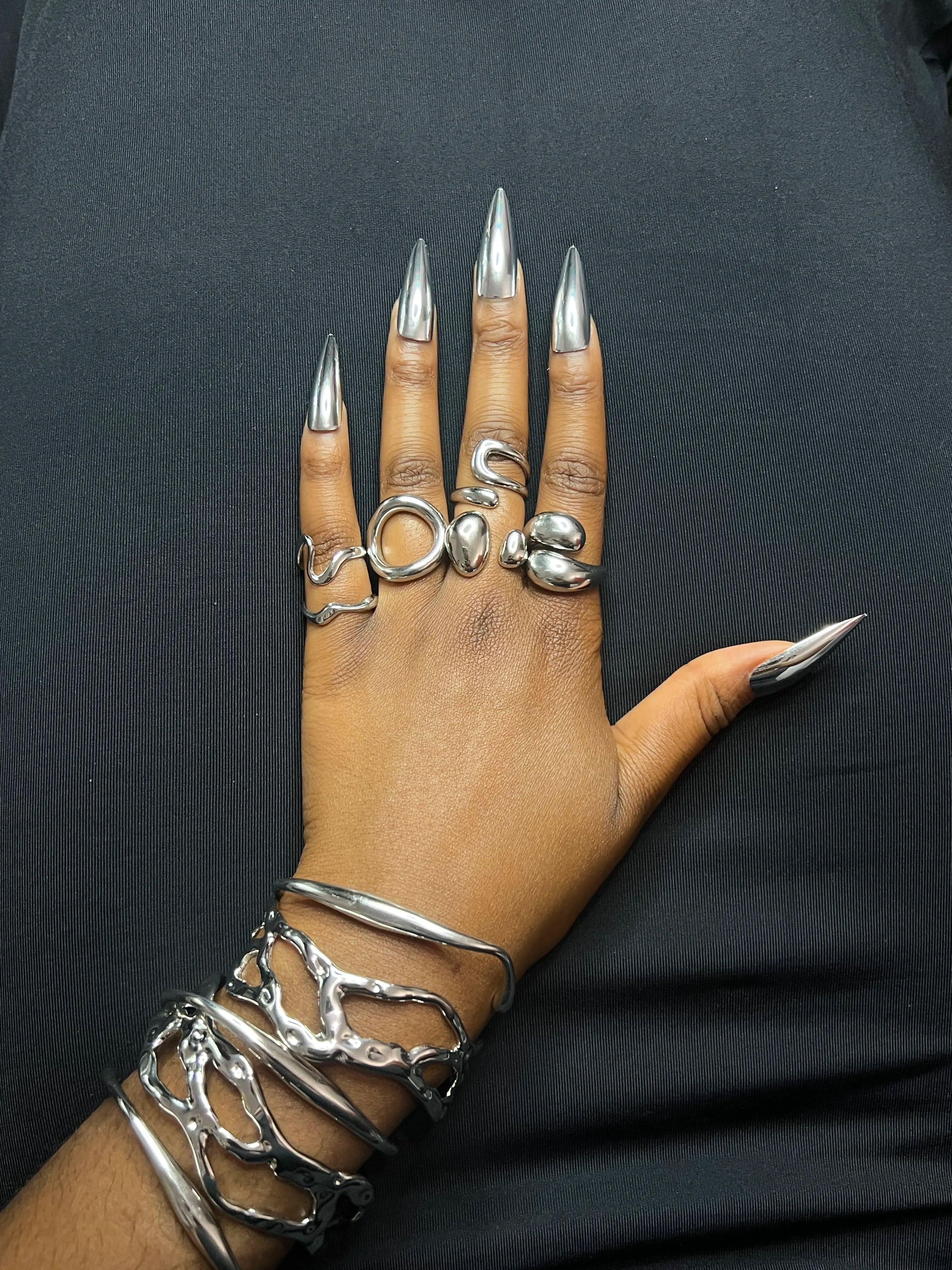 Bracelet métal liquide en acier inoxydable plaqué or 18 carats - Irregular liquid metal Cuff - Bijoux ajustables waterproof et hypoallergéniques | Mindfits