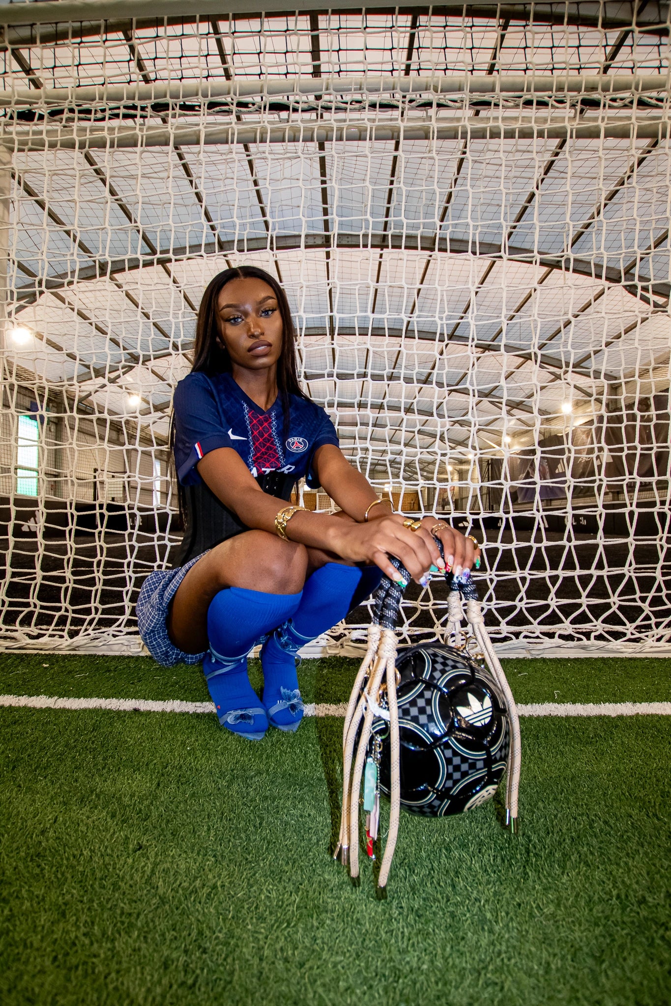 Bracelet épais ajouré doré en acier inoxydable plaqué or 18 carats - Carved cuff - Bijoux ajustables waterproof et hypoallergéniques | Mindfits