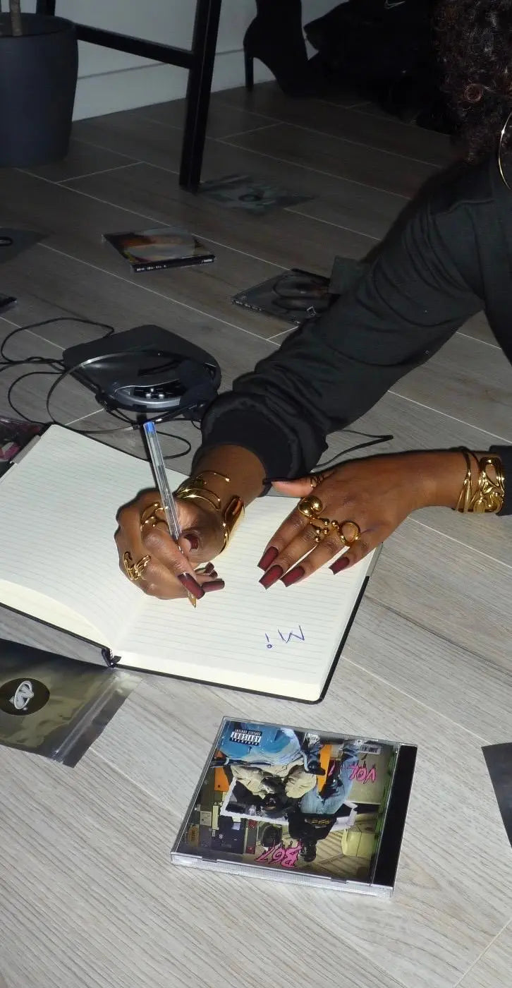 Bracelet doré en acier inoxydable plaqué or 18 carats - Wonder cuff - Bijoux ajustables waterproof et hypoallergéniques | Mindfits